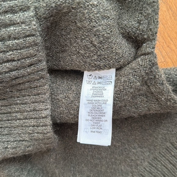 ✨ ADRIENNE VITTADINI Forest Green Cowl Neck Sweater – Size Small – EUC ✨ - Picture 4 of 4